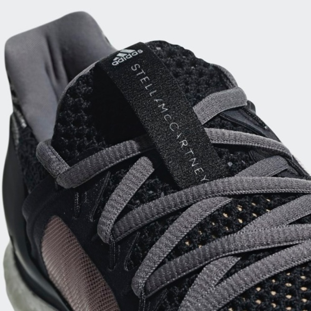 Nwt ADIDAS ULTRABOOST women’s 9.5 unbox - Picture 3 of 8